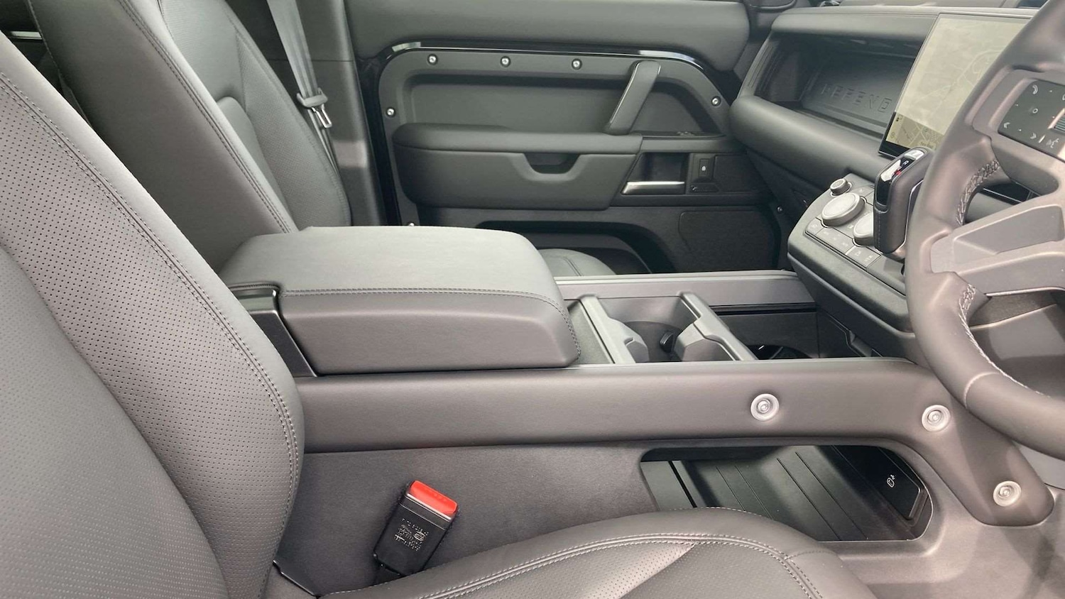 Used Land Rover Defender 2025 for sale - 76501914: Photo 30