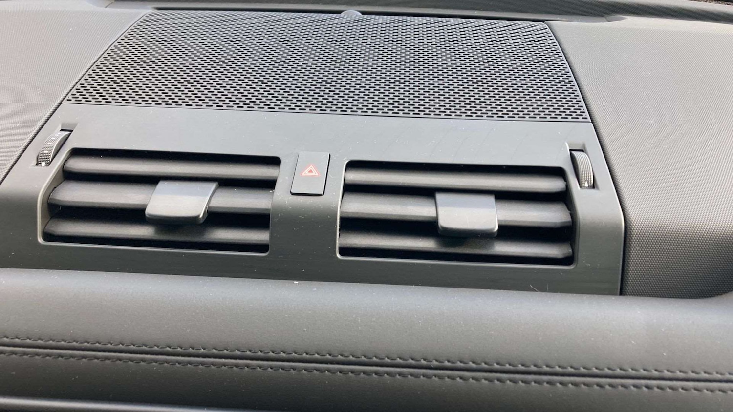 Used Land Rover Defender 2025 for sale - 77842313: Photo 30