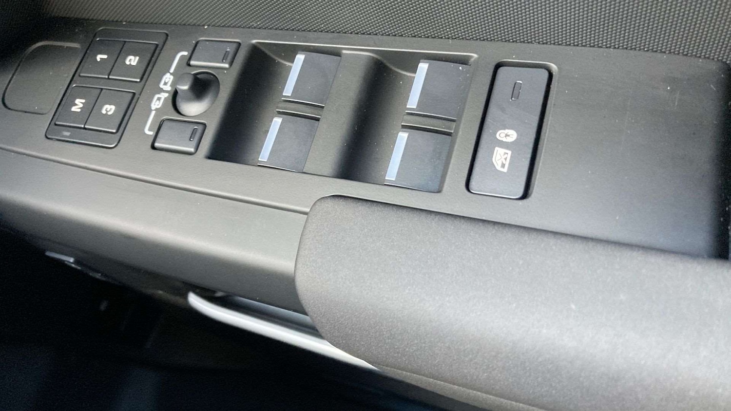 Used Land Rover Defender 2025 for sale - 77842313: Photo 31