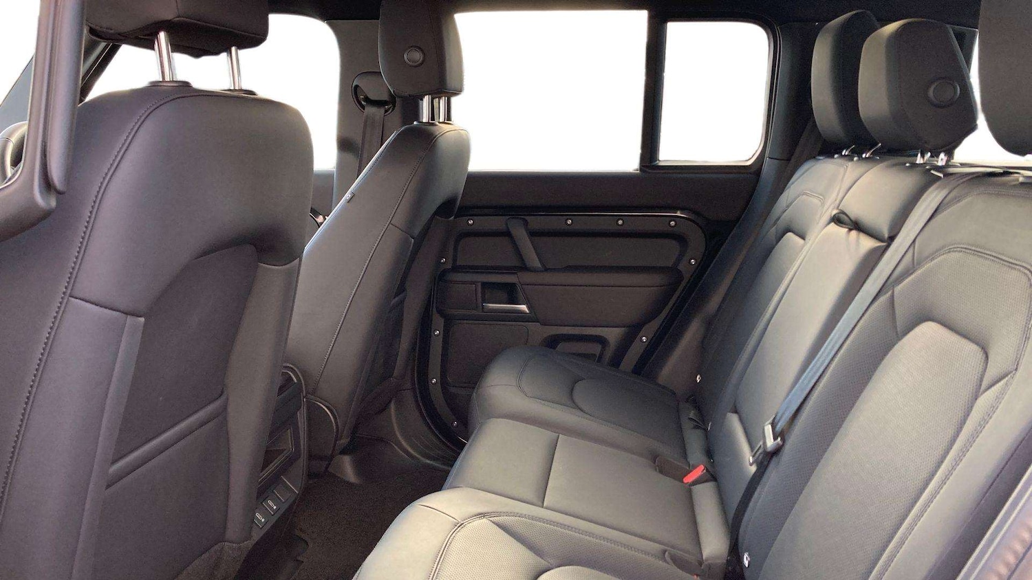 Used Land Rover Defender 2025 for sale - 77842313: Photo 4