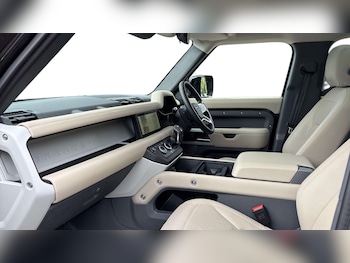 Used Land Rover Defender 2024 for sale - 79390808: Photo