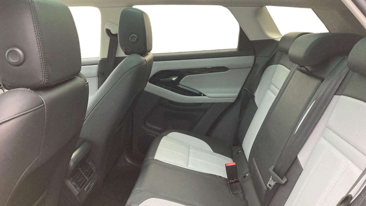 Used Land Rover Range Rover Evoque 2024 for sale - 76460540: Photo 4