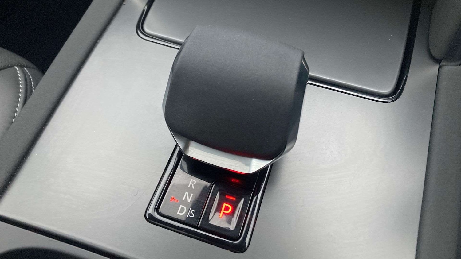 Used Land Rover Discovery Sport 2024 for sale - 76718161: Photo 13