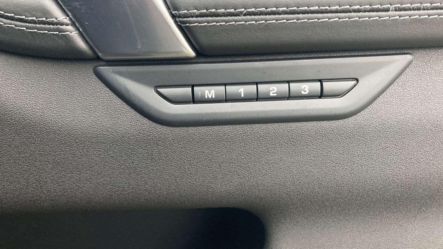 Used Land Rover Discovery Sport 2024 for sale - 76718161: Photo 25