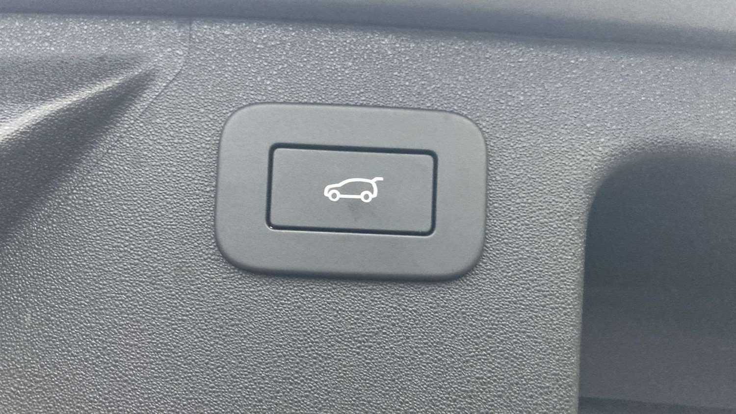 Used Land Rover Discovery Sport 2024 for sale - 76718161: Photo 28