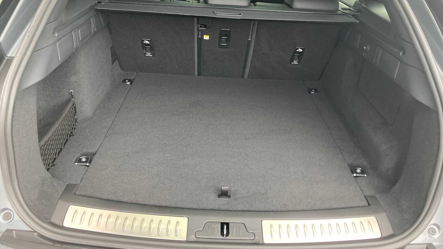 Used Land Rover Range Rover Velar 2024 for sale - 76460472: Photo 10