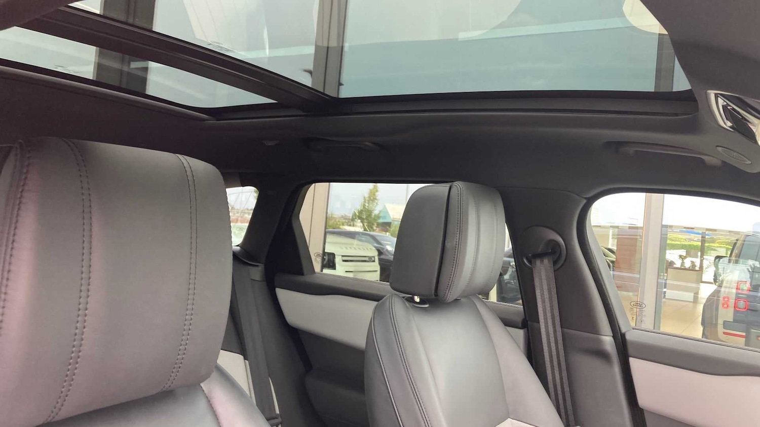 Used Land Rover Range Rover Velar 2024 for sale - 76460472: Photo 21