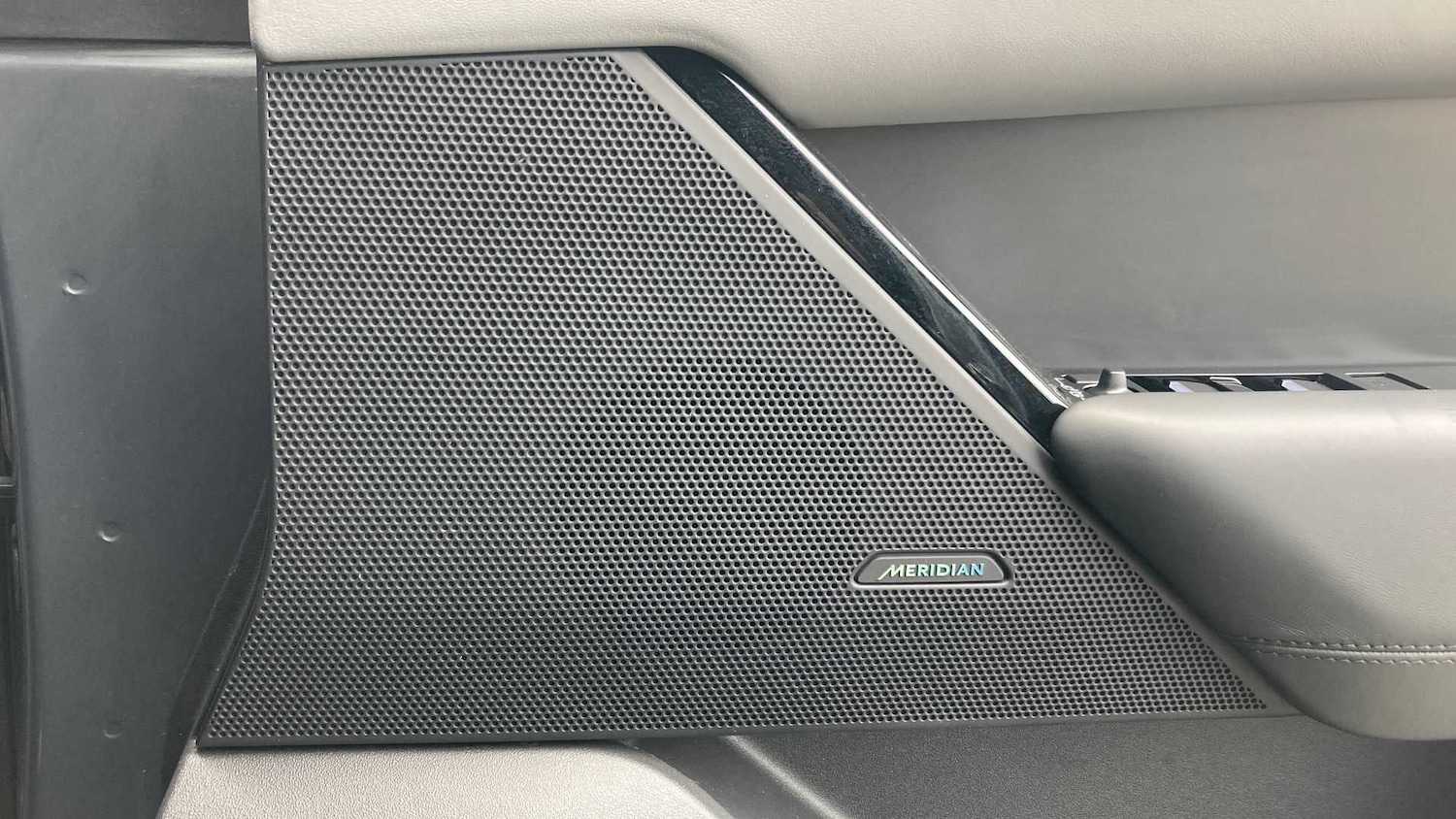 Used Land Rover Range Rover Velar 2024 for sale - 76460472: Photo 24