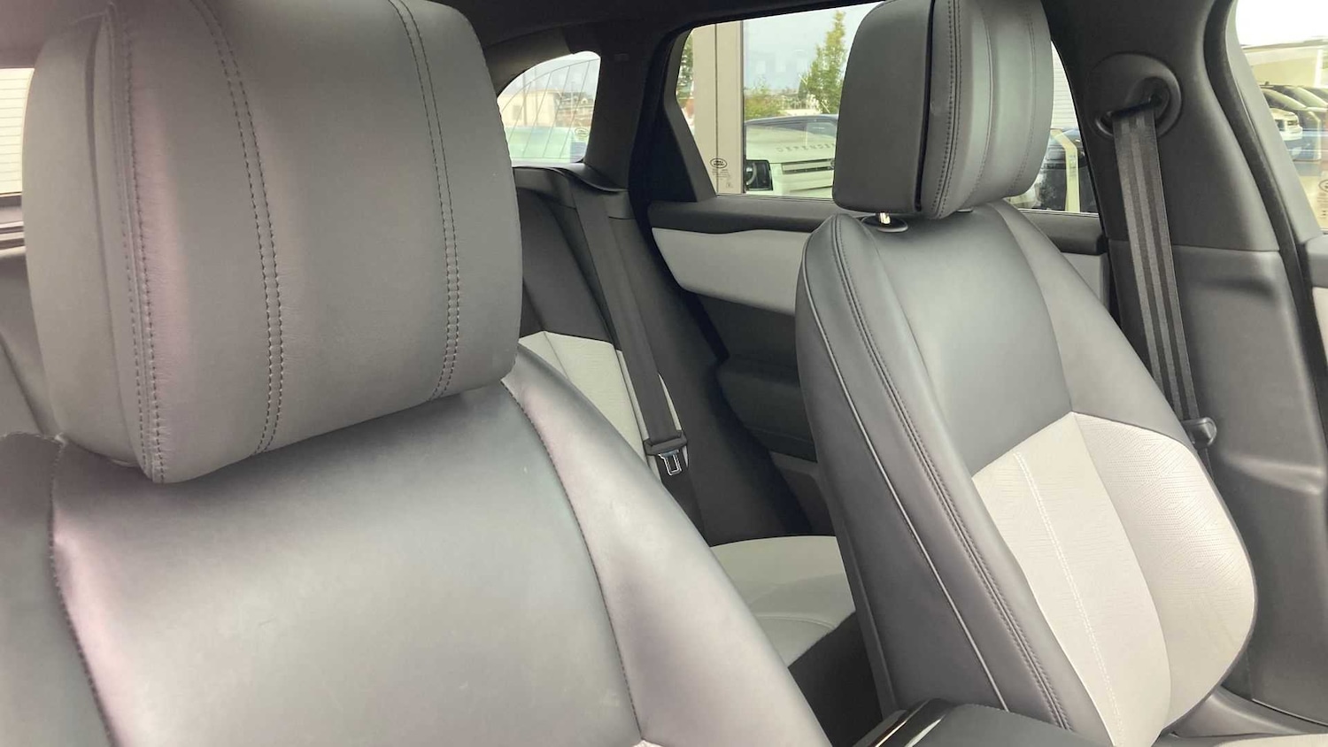 Used Land Rover Range Rover Velar 2024 for sale - 76460472: Photo 25