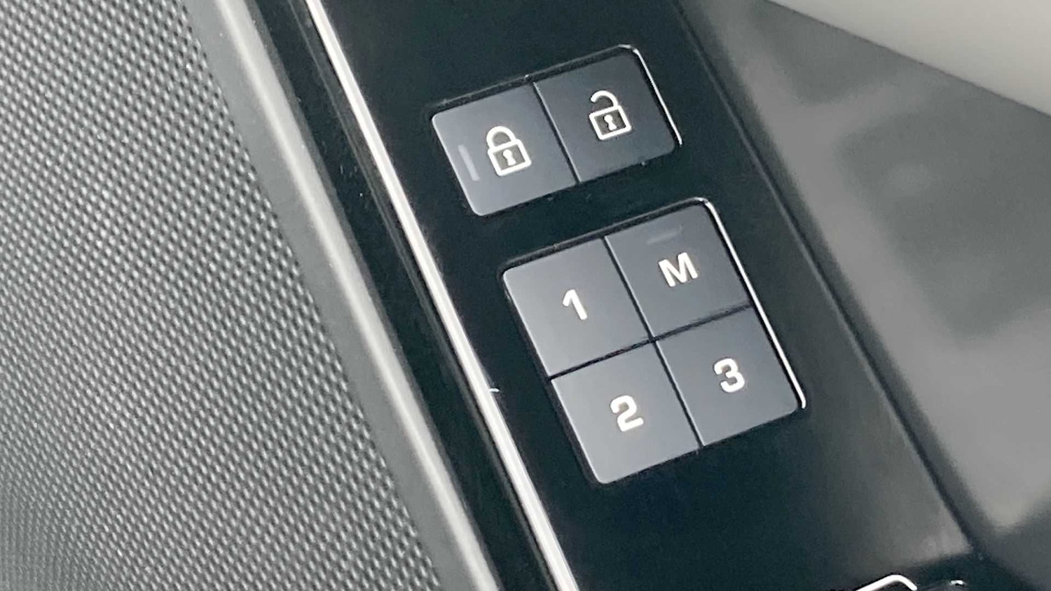 Used Land Rover Range Rover Velar 2024 for sale - 76460472: Photo 31