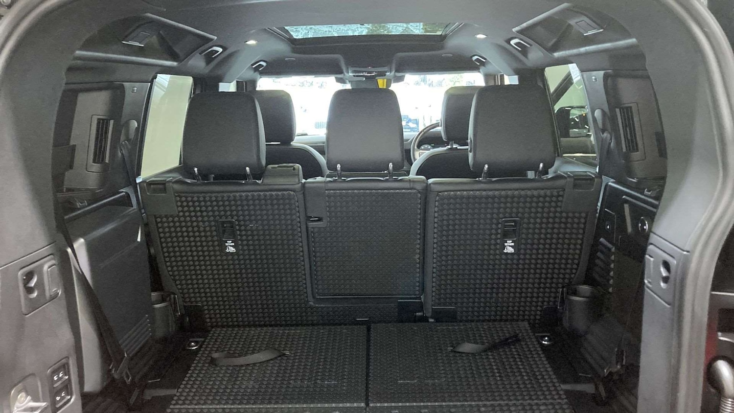 Used Land Rover Defender 2024 for sale - 76460158: Photo 10