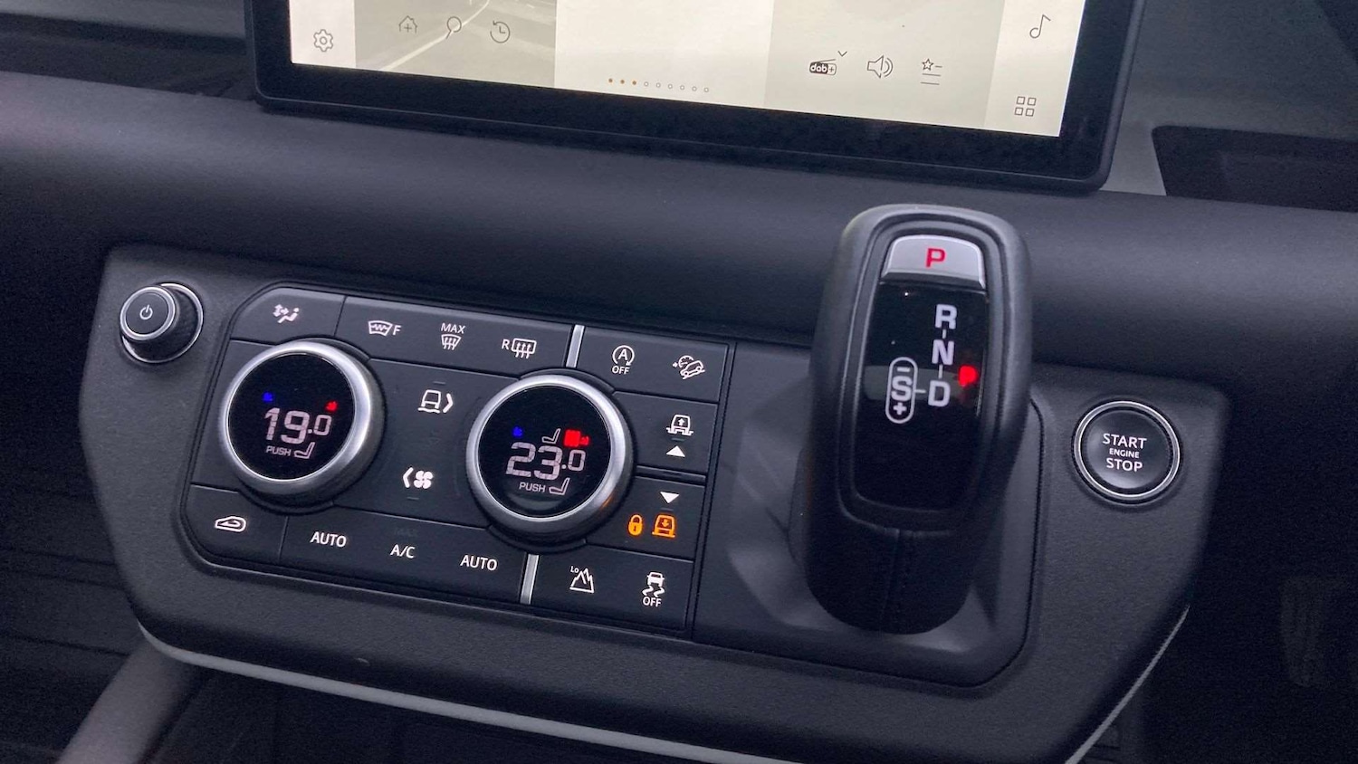 Used Land Rover Defender 2024 for sale - 76460158: Photo 13