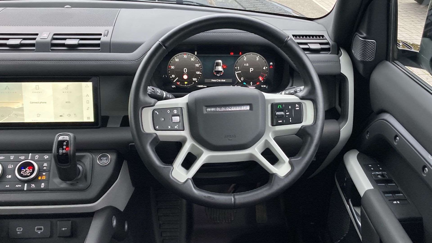 Used Land Rover Defender 2024 for sale - 76460158: Photo 15