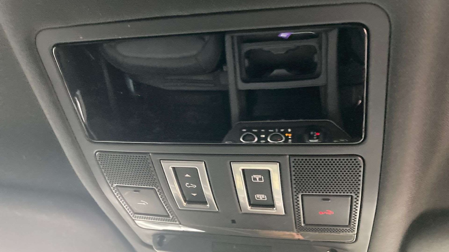 Used Land Rover Defender 2024 for sale - 76460158: Photo 23