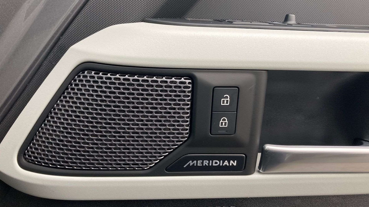 Used Land Rover Defender 2024 for sale - 76460158: Photo 25