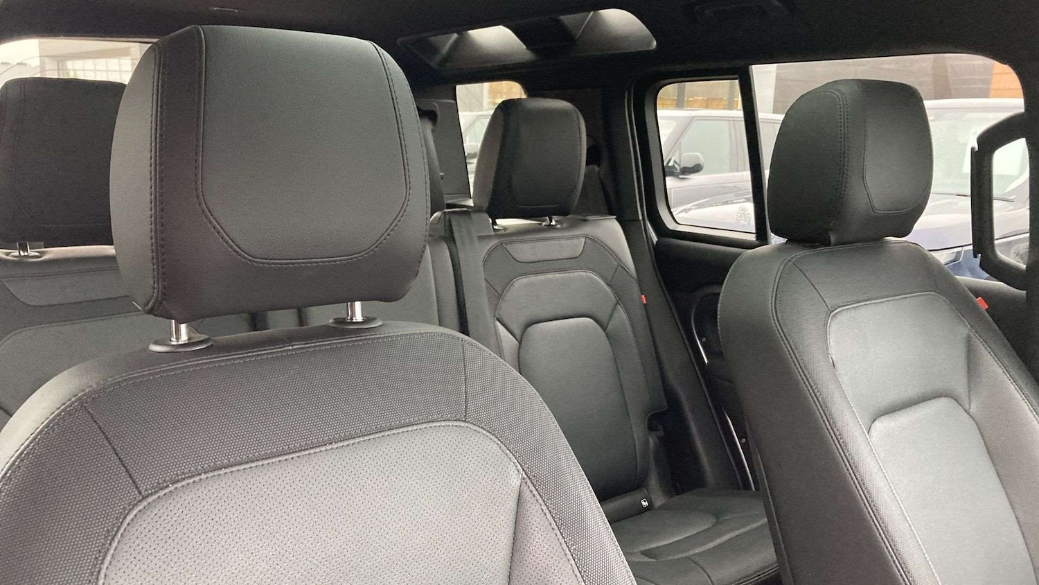 Used Land Rover Defender 2024 for sale - 76460158: Photo 26