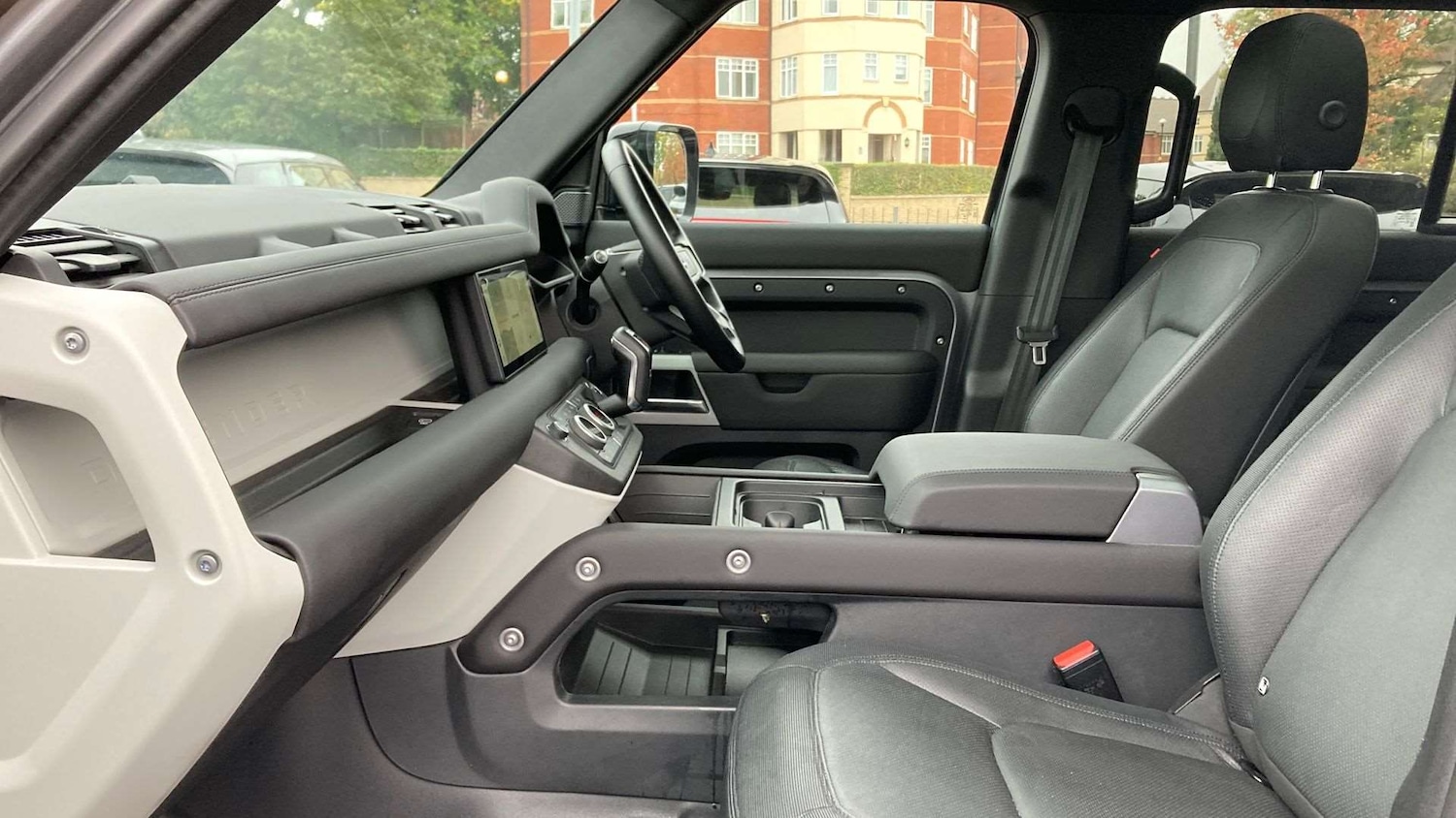 Used Land Rover Defender 2024 for sale - 76460158: Photo 3