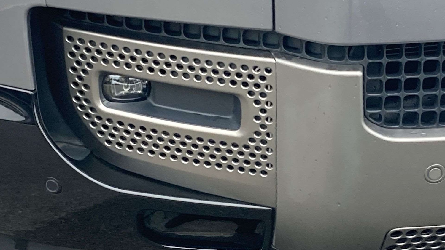 Used Land Rover Defender 2024 for sale - 76460158: Photo 32