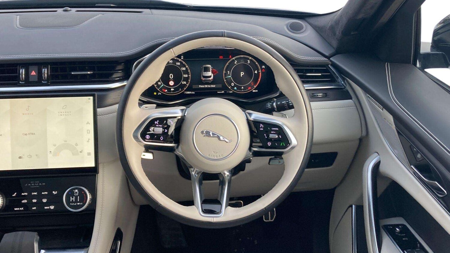 Used Jaguar F-Pace 2024 for sale - 76943470: Photo 15