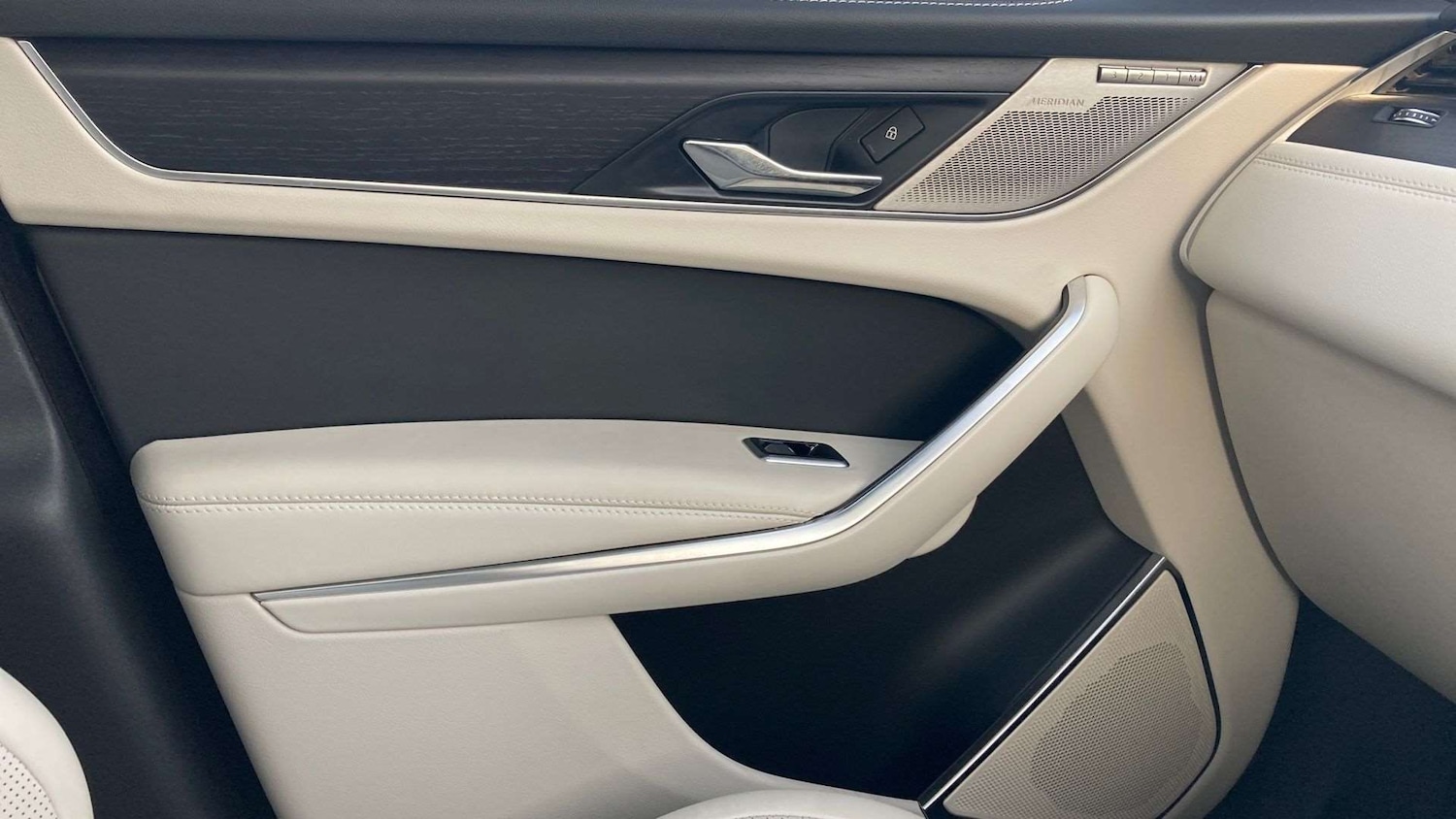 Used Jaguar F-Pace 2024 for sale - 76943470: Photo 27