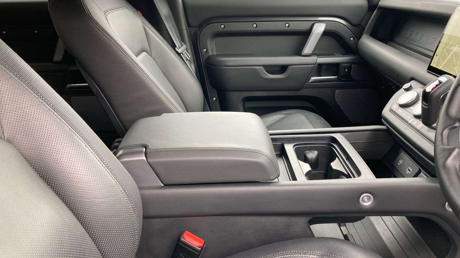 Used Land Rover Defender 2024 for sale - 76746084: Photo 28