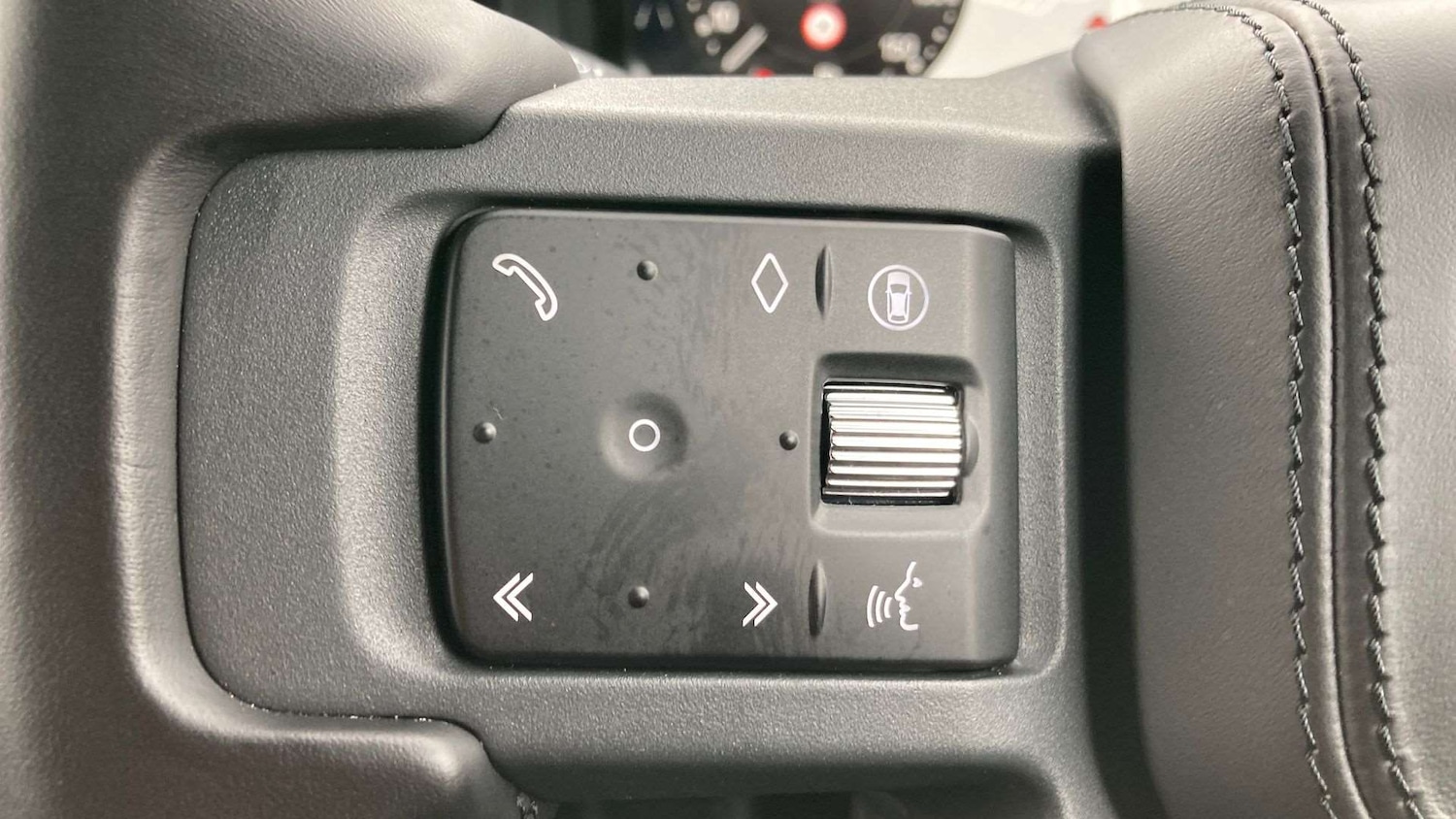 Used Land Rover Defender 2024 for sale - 76746084: Photo 31