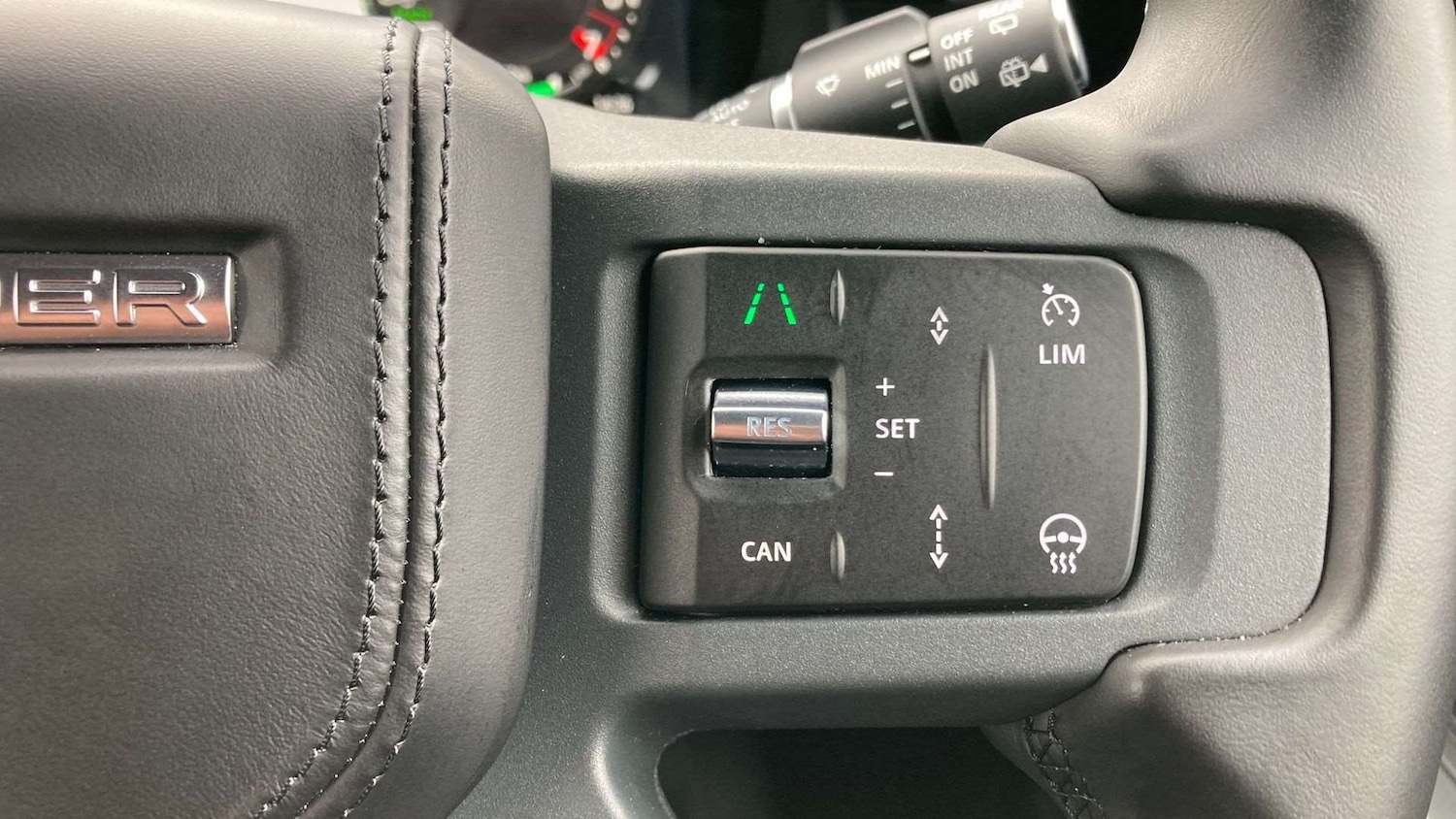 Used Land Rover Defender 2024 for sale - 76746084: Photo 32