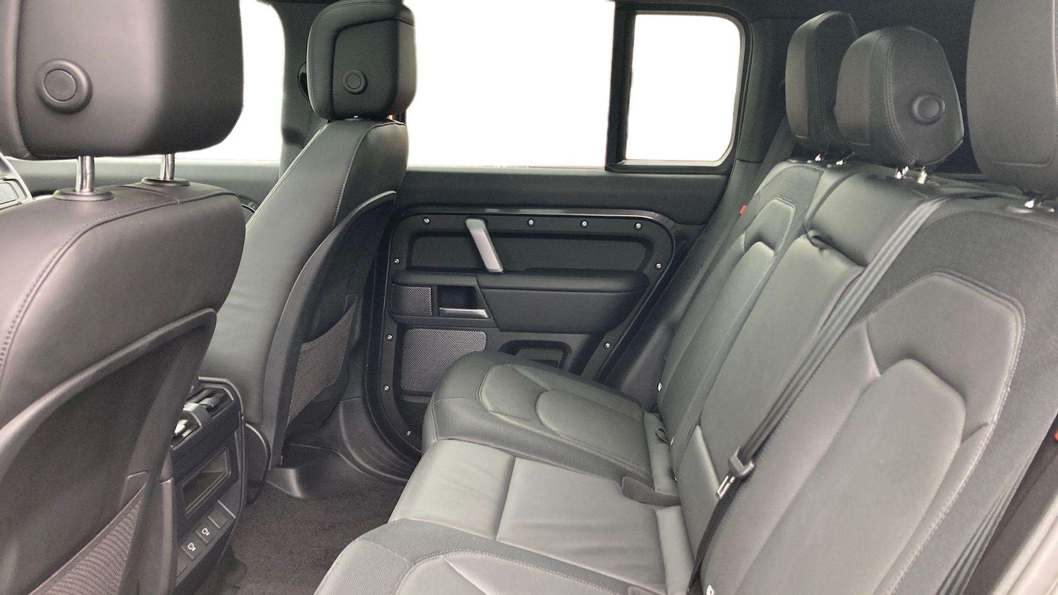 Used Land Rover Defender 2024 for sale - 76746084: Photo 4