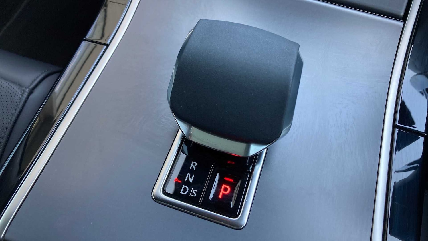 Used Land Rover Range Rover Velar 2025 for sale - 76459803: Photo 13