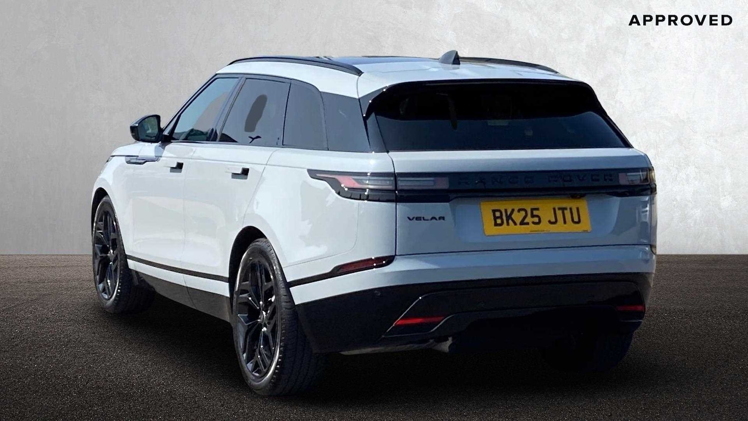 Used Land Rover Range Rover Velar 2025 for sale - 76459803: Photo 2
