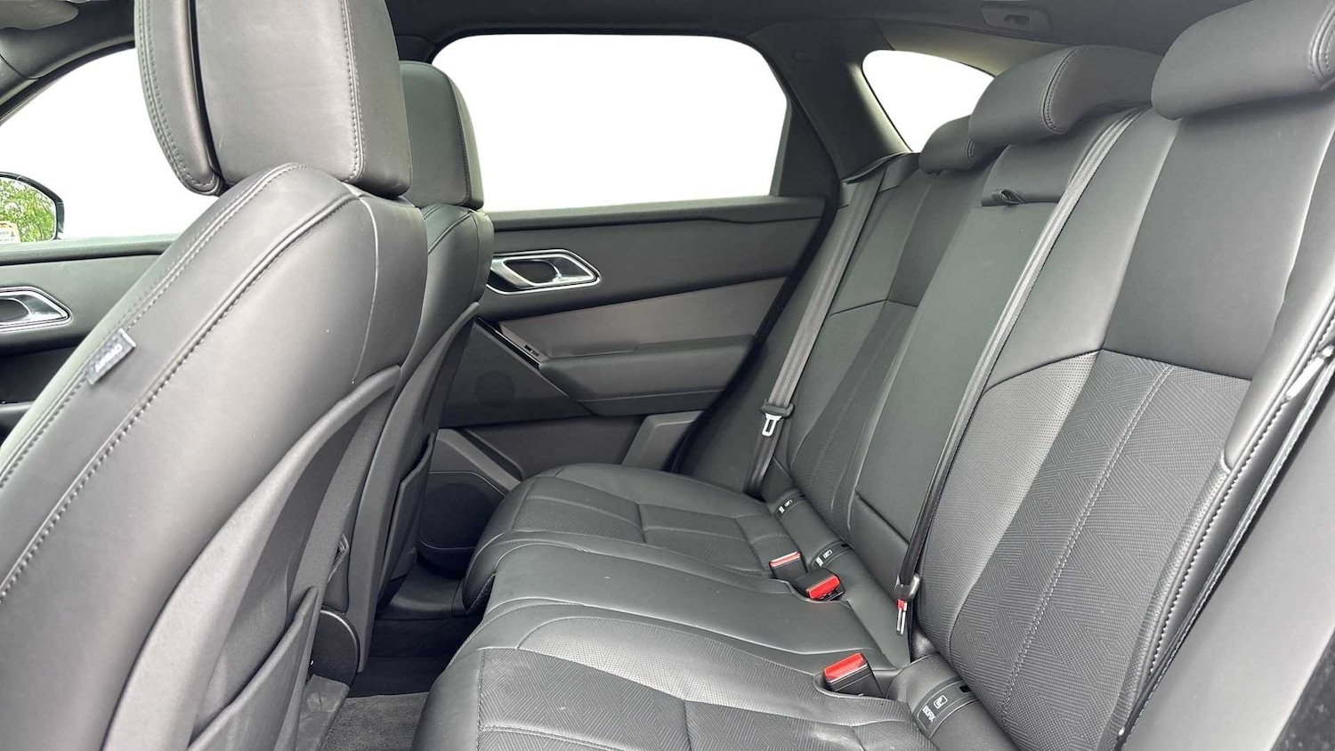 Used Land Rover Range Rover Velar 2025 for sale - 76459803: Photo 4