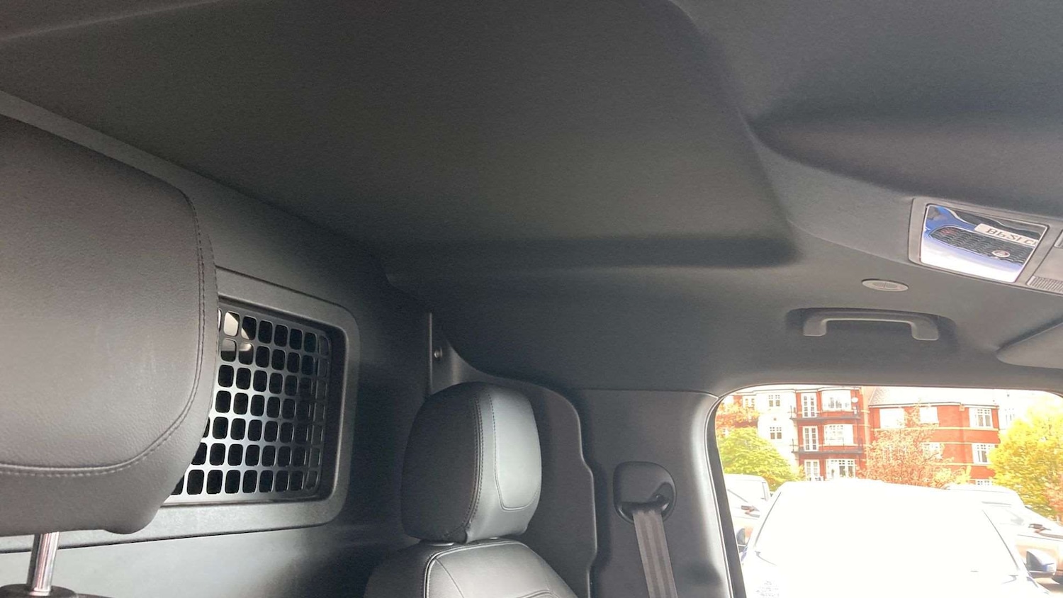 Used Land Rover Defender 2022 for sale - 76460020: Photo 21