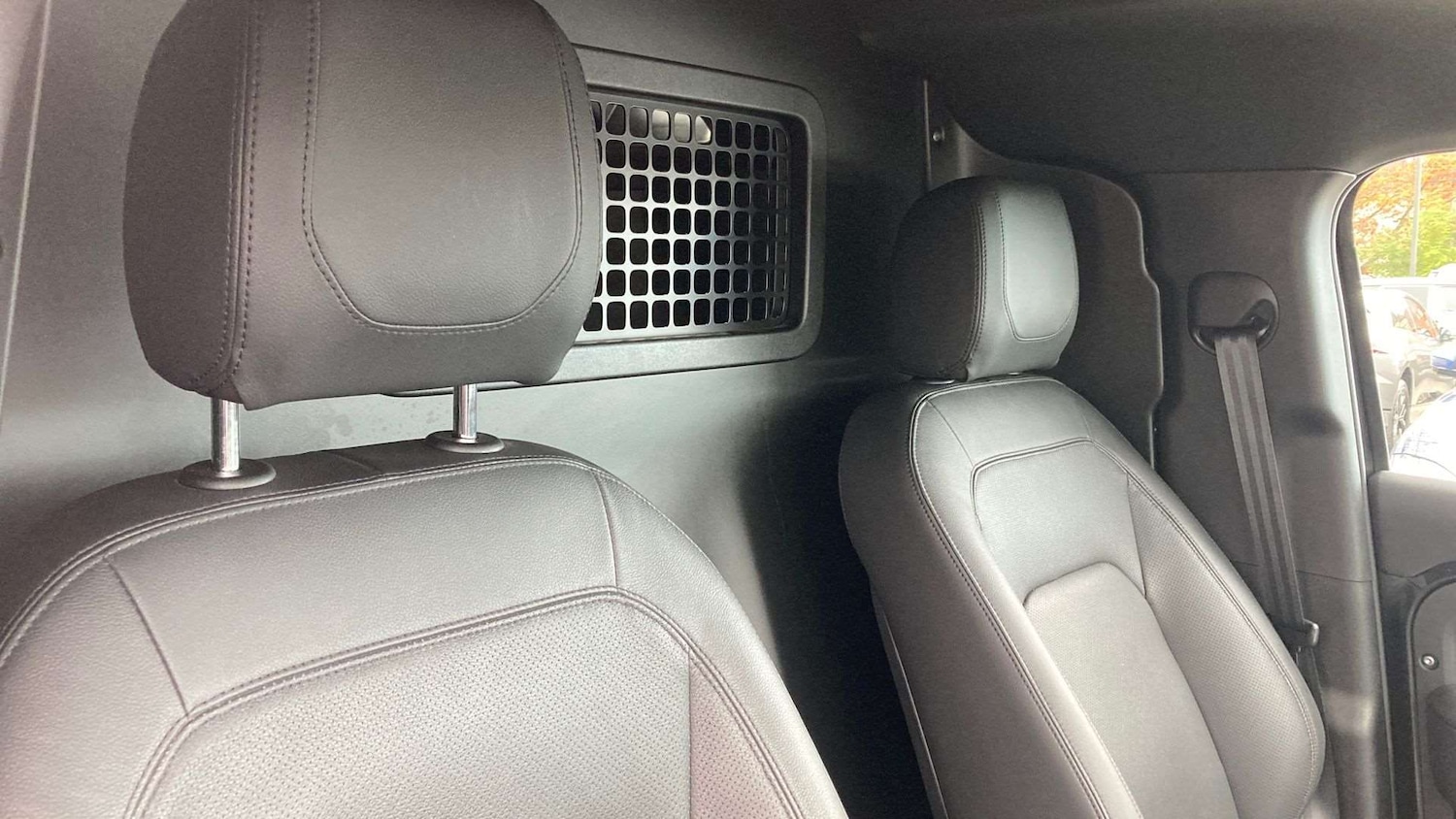 Used Land Rover Defender 2022 for sale - 76460020: Photo 22