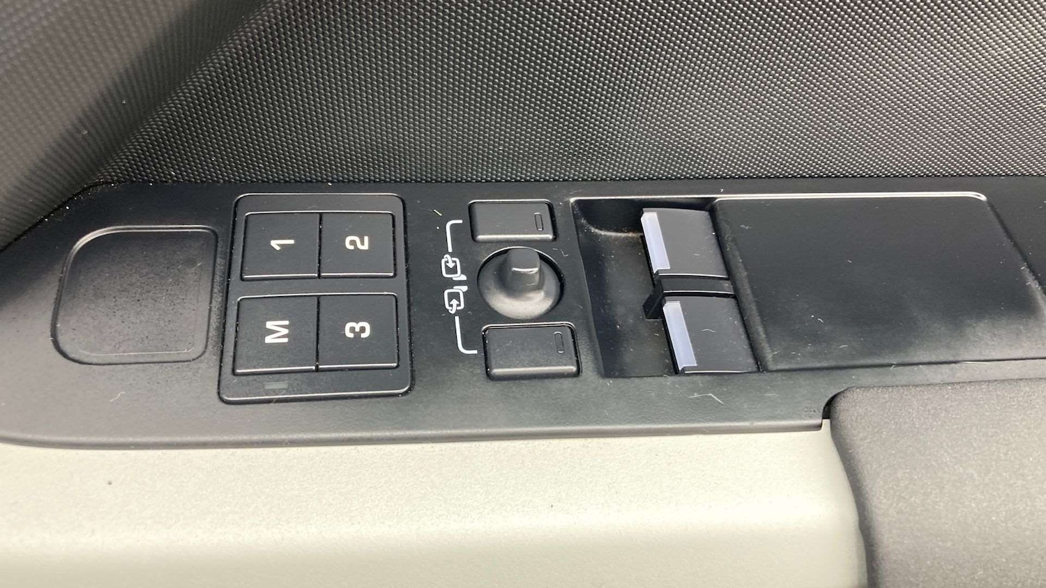 Used Land Rover Defender 2022 for sale - 76460020: Photo 23