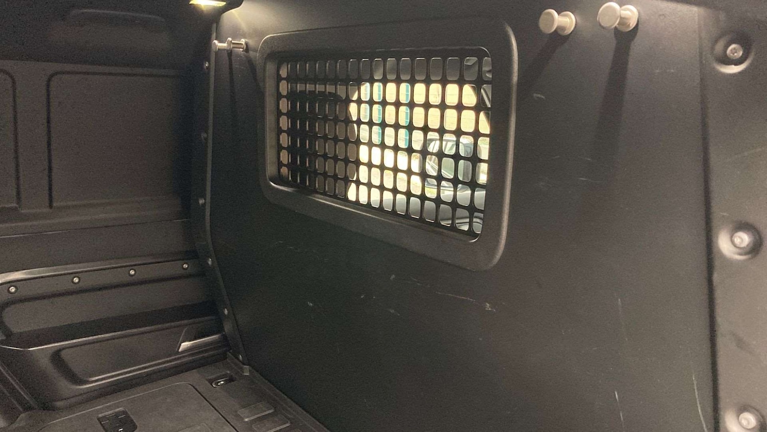 Used Land Rover Defender 2022 for sale - 76460020: Photo 27