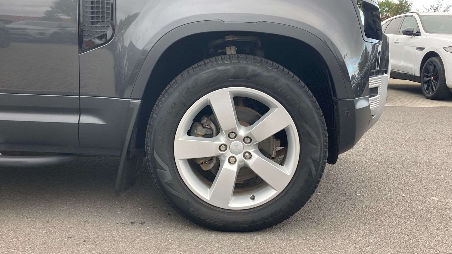 Used Land Rover Defender 2022 for sale - 76460020: Photo 8