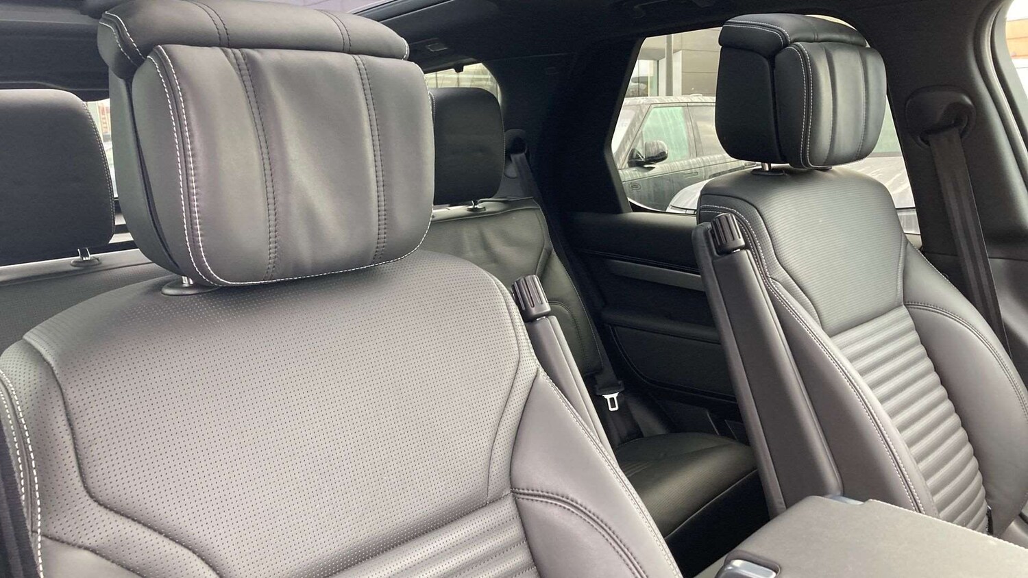 Used Land Rover Discovery 2024 for sale - 76827535: Photo 27