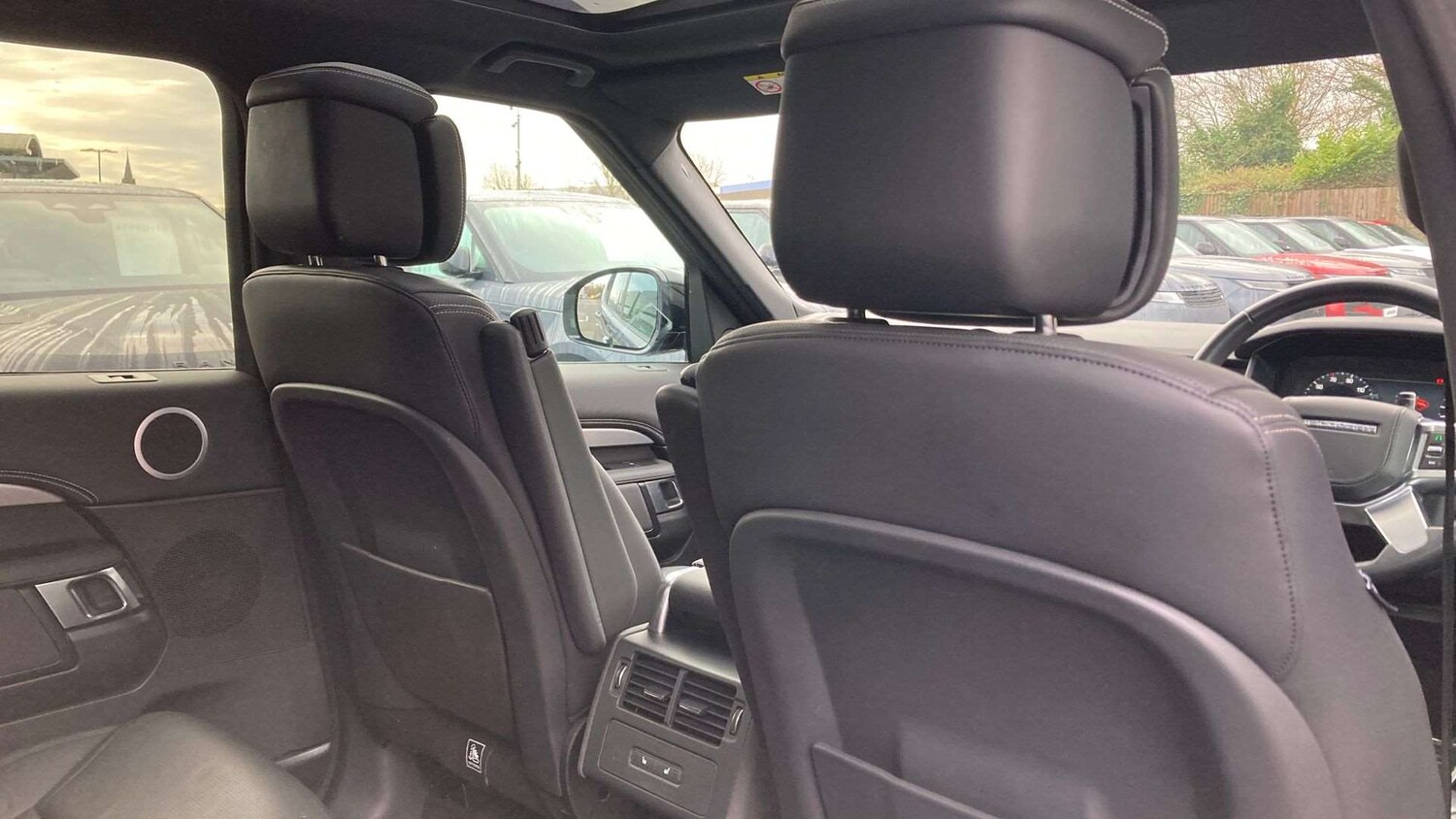 Used Land Rover Discovery 2024 for sale - 76827535: Photo 32