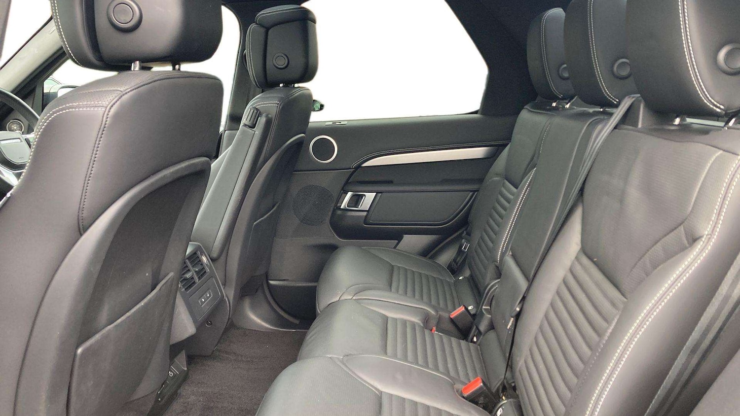 Used Land Rover Discovery 2024 for sale - 76827535: Photo 4