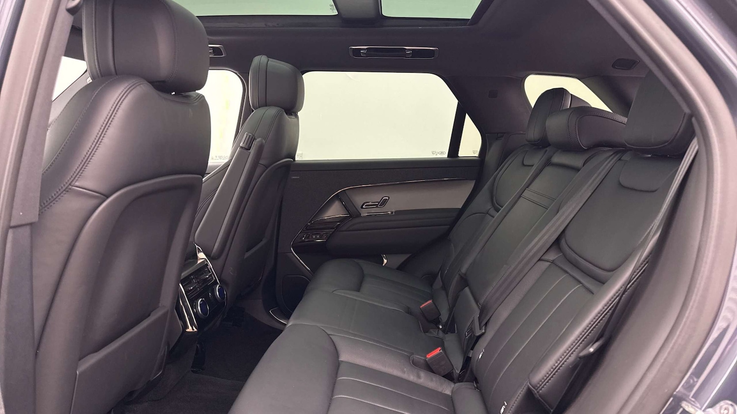 Used Land Rover Range Rover Sport 2024 for sale - 77472689: Photo 4