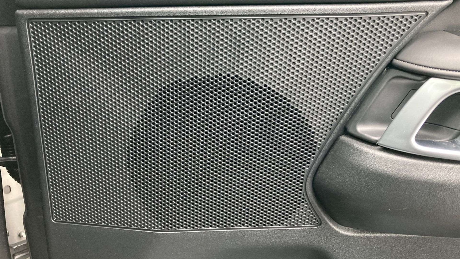 Used Land Rover Discovery 2020 for sale - 76672925: Photo 24