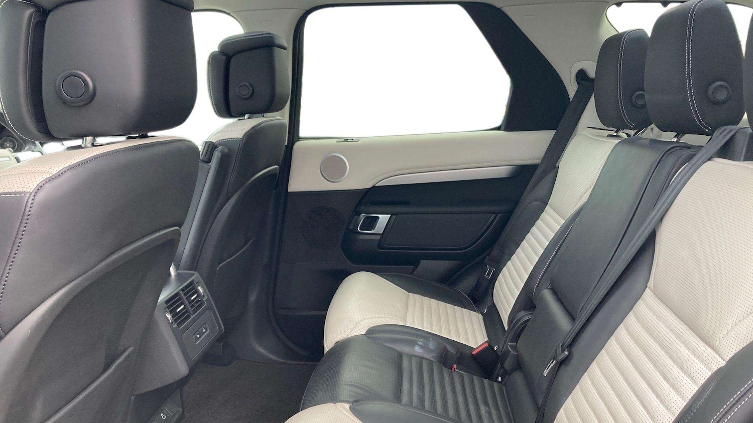 Used Land Rover Discovery 2024 for sale - 76827600: Photo 4