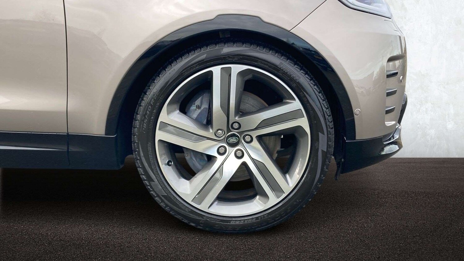 Used Land Rover Discovery 2024 for sale - 76827600: Photo 8