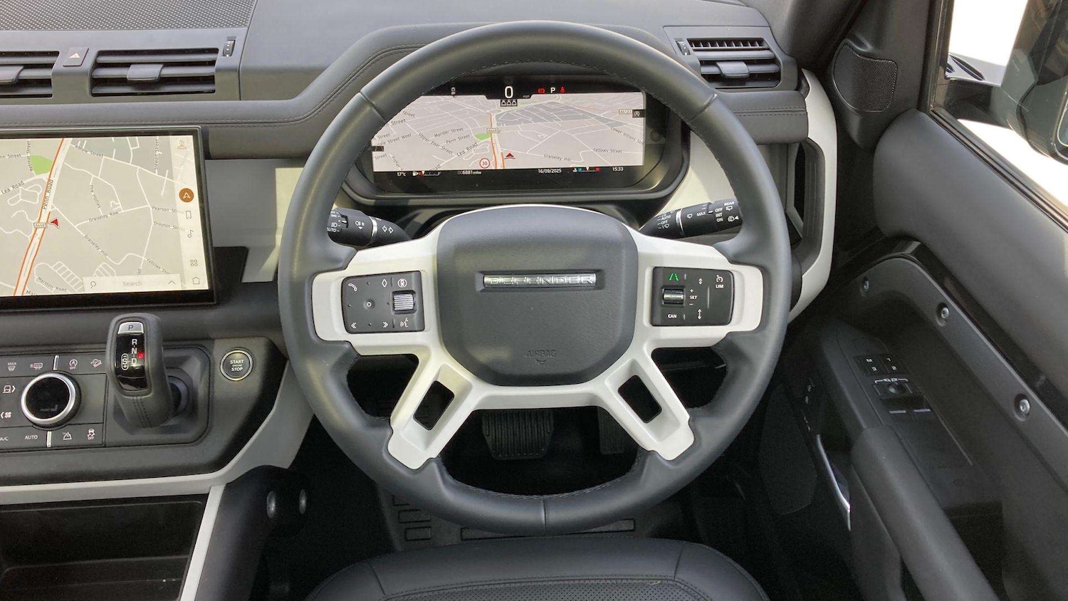 Used Land Rover Defender 2025 for sale - 76460149: Photo 15