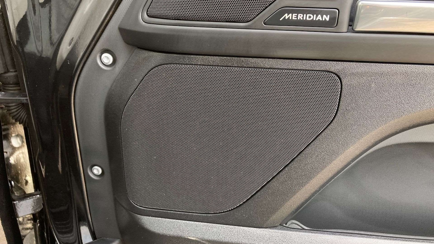 Used Land Rover Defender 2025 for sale - 76460149: Photo 24