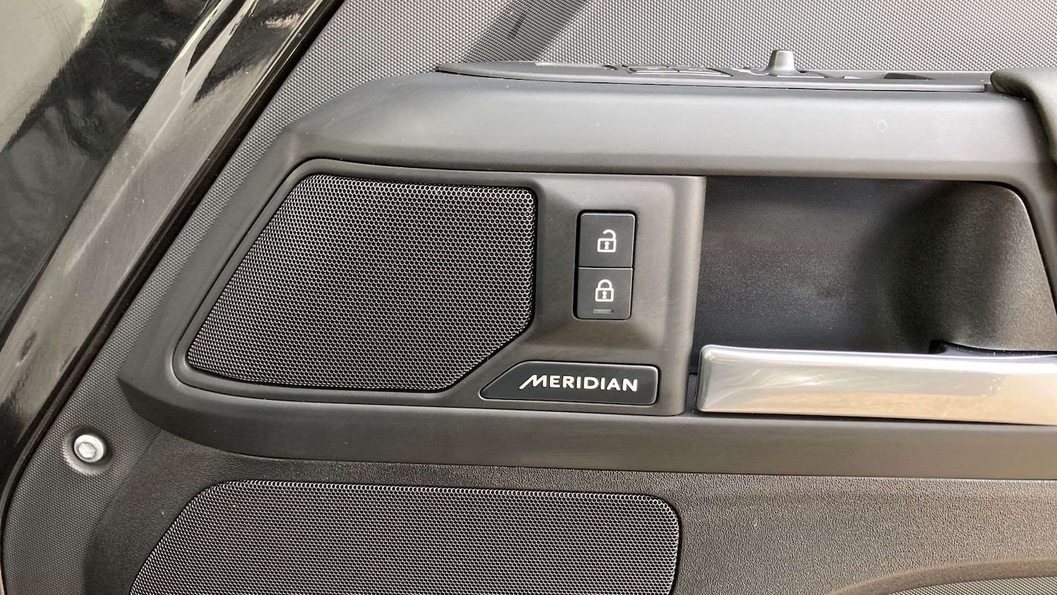 Used Land Rover Defender 2025 for sale - 76460149: Photo 25