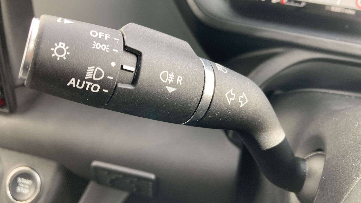 Used Land Rover Defender 2025 for sale - 76460149: Photo 34