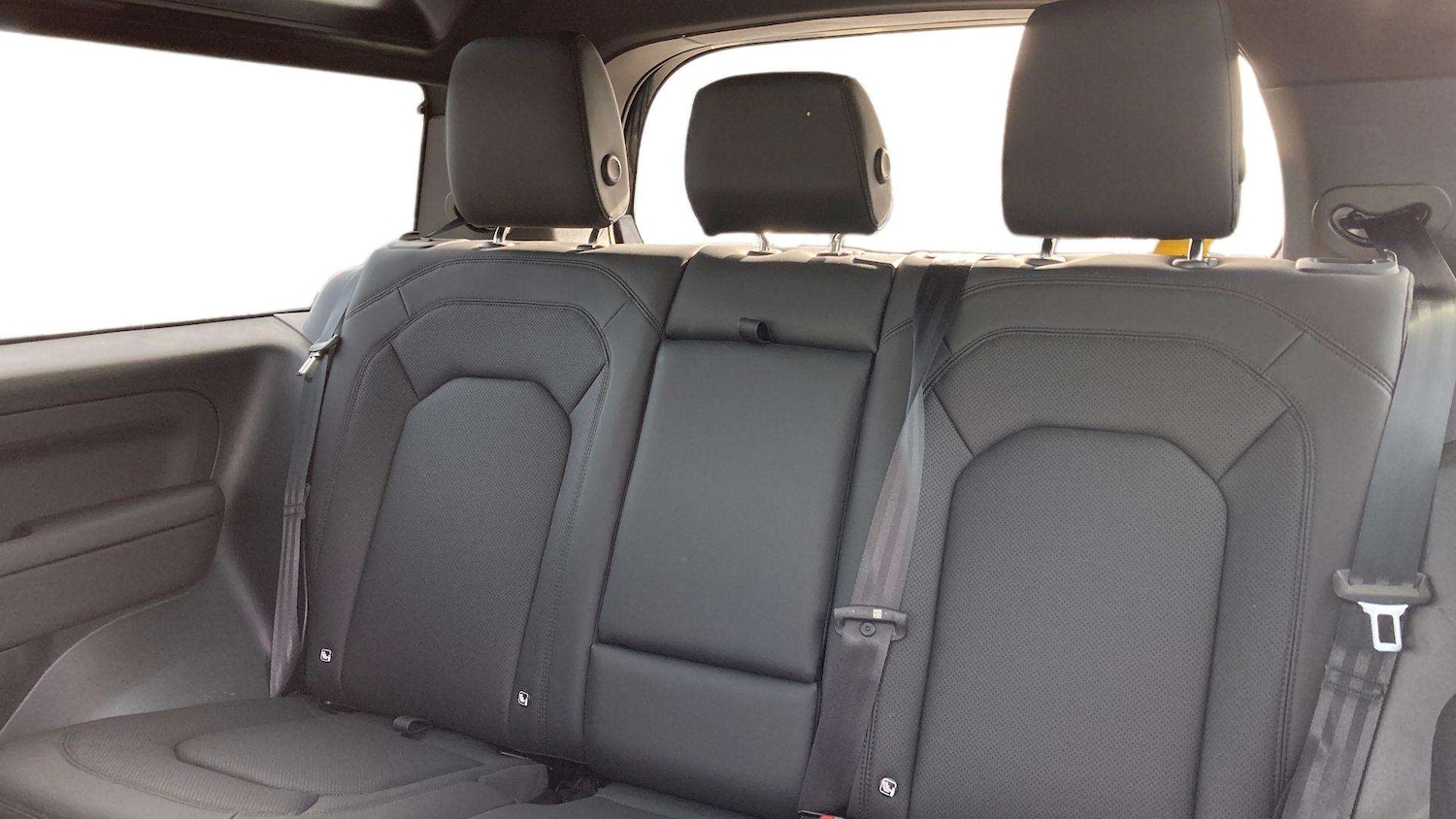 Used Land Rover Defender 2025 for sale - 76460149: Photo 4