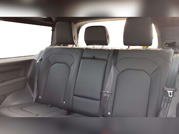 Used Land Rover Defender 2025 for sale - 76460149: Photo