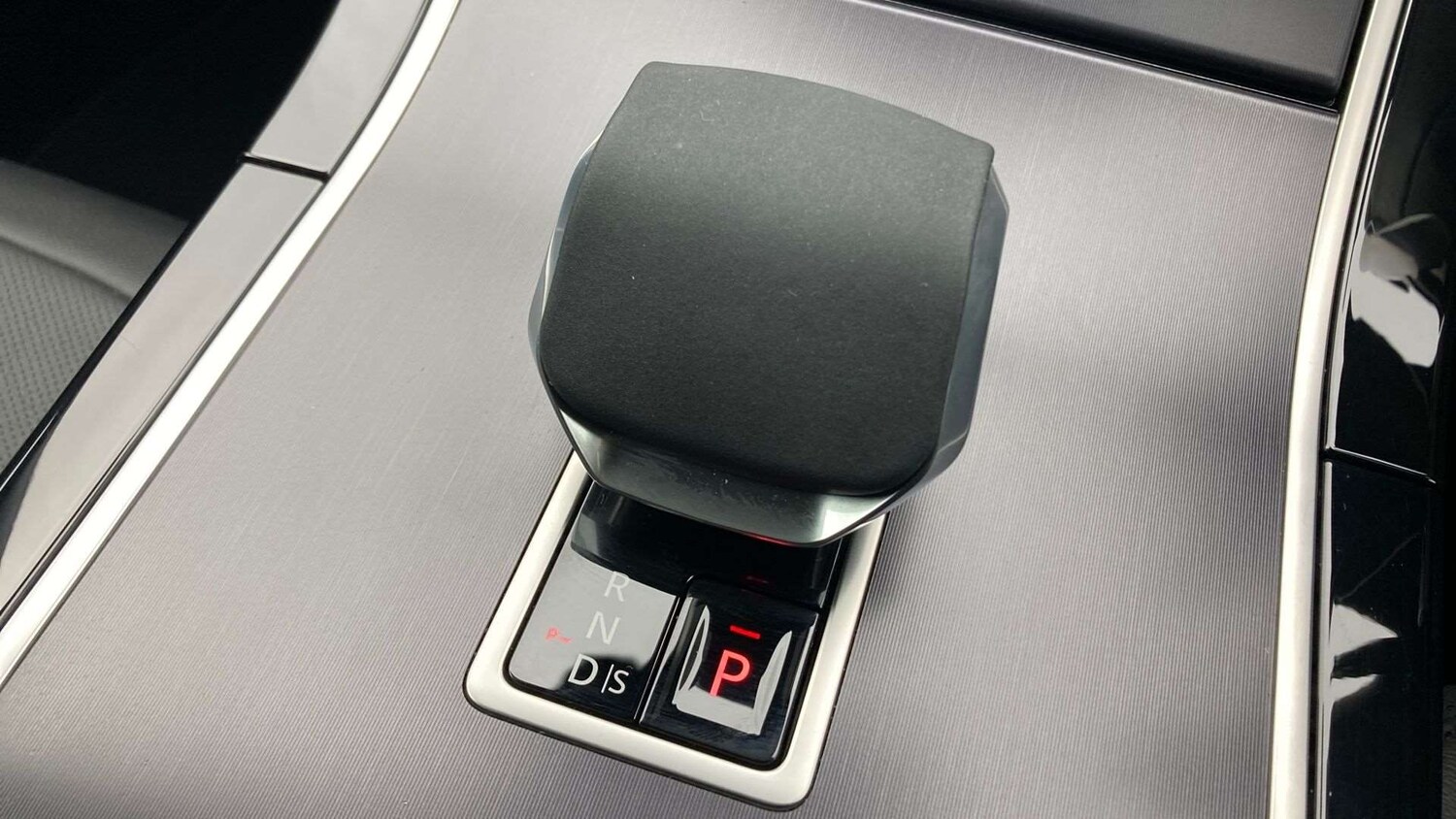 Used Land Rover Range Rover Evoque 2025 for sale - 77540684: Photo 13